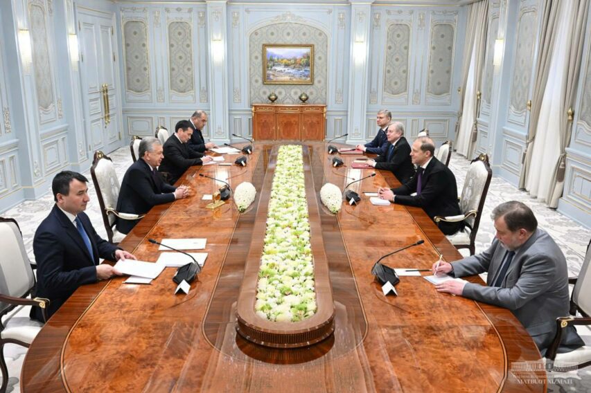 69b5733b-e143-24e2-7596-697709c0bba1_lists_slider_