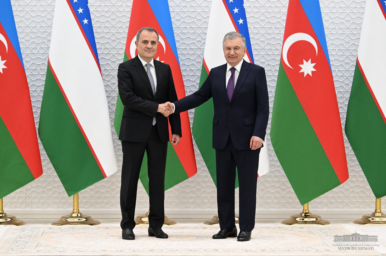 55558fc1-6c65-8367-451e-a52417a5d394_lists_slider_7166